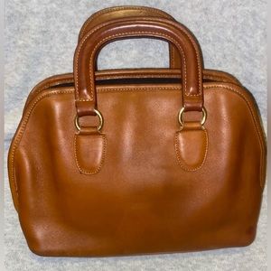 Vintage Coach Baxter in British Tan. *No detachable strap or Coach Tag*